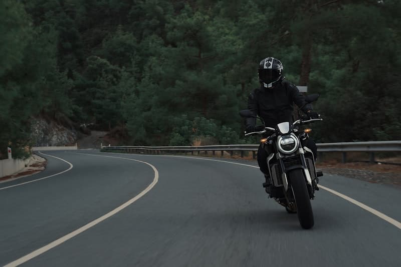 TEST ILANI Kawasaki Z900 2024 - Akrapovic Egzoz