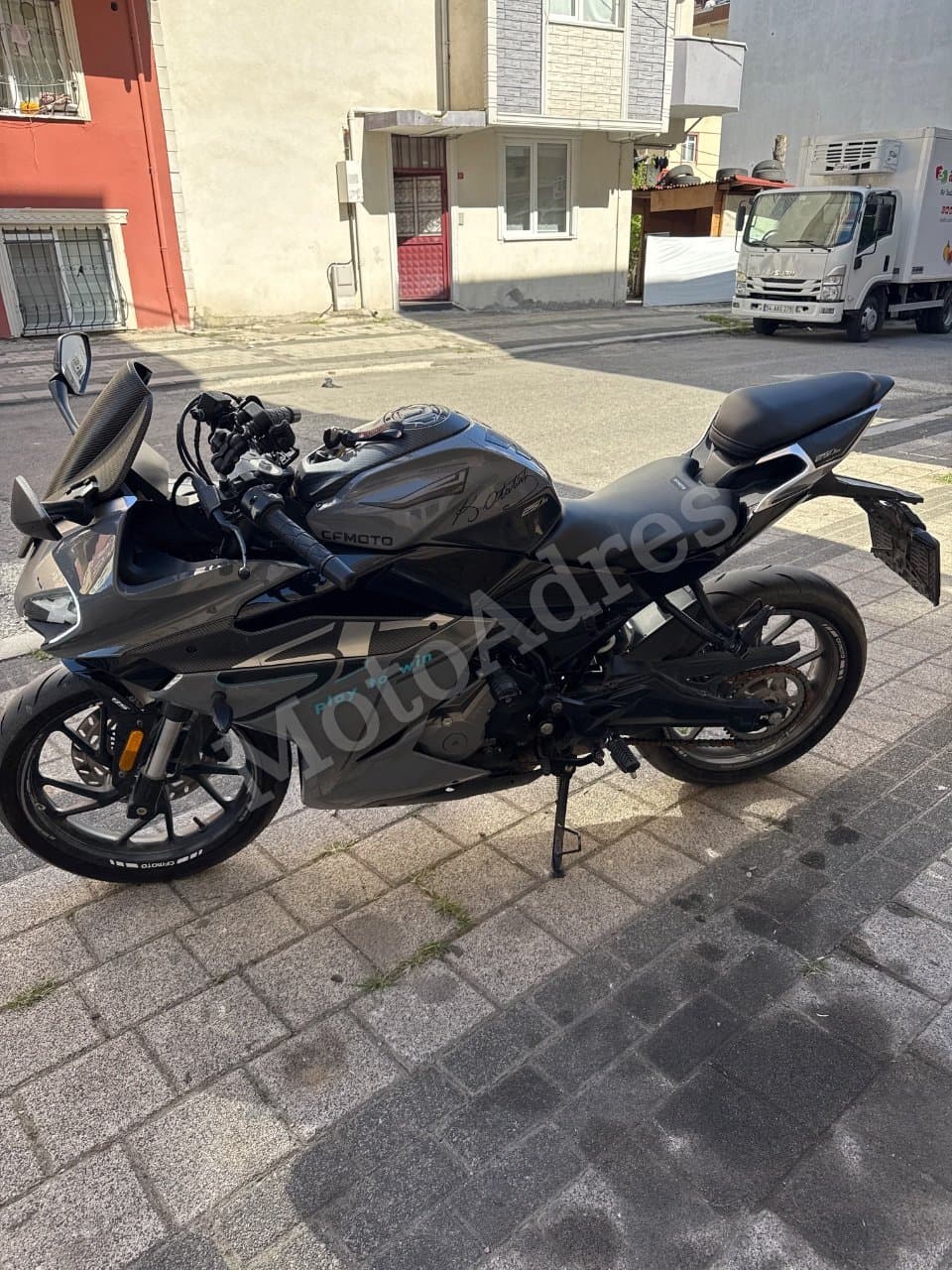 2024 model CFMOTO 250 SR ABS.