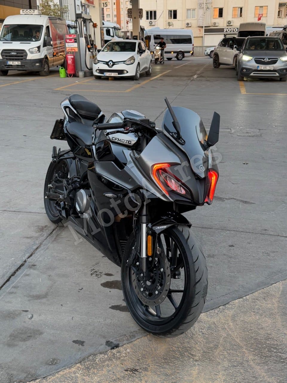 CFMoto 250 SR 2024
